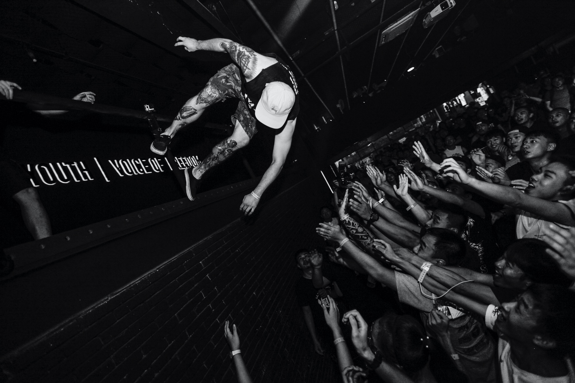 Vox Wuhan – Jump!